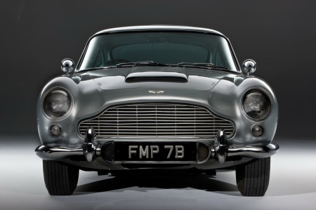 Here is a picture of the Aston Martin DB5 1963 front grill